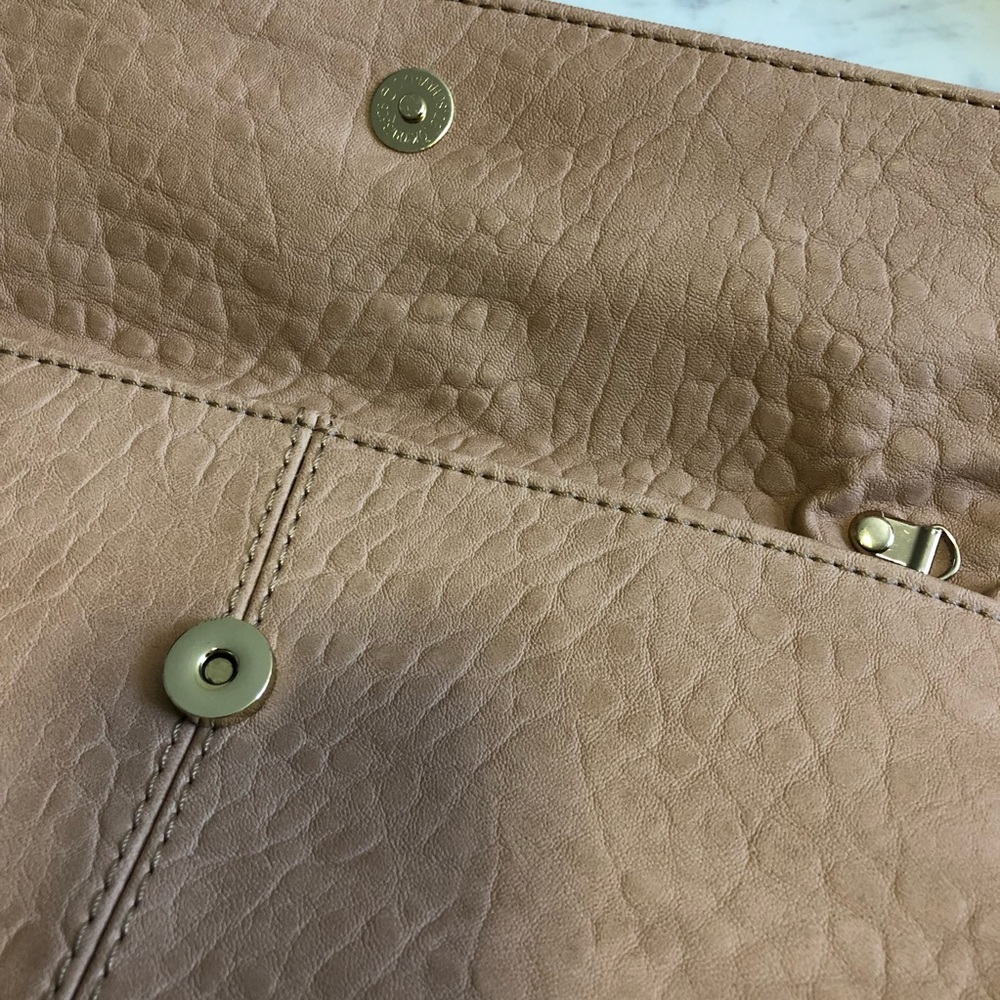 CLUTCH - Picture 3 of 5